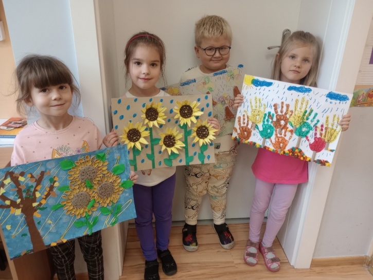 UDZIAŁ HEFALUMPKÓW W KONKURSIE PLASTYCZNYM "ZATRZYMAĆ JESIEŃ....W KRAJOBRAZIE"