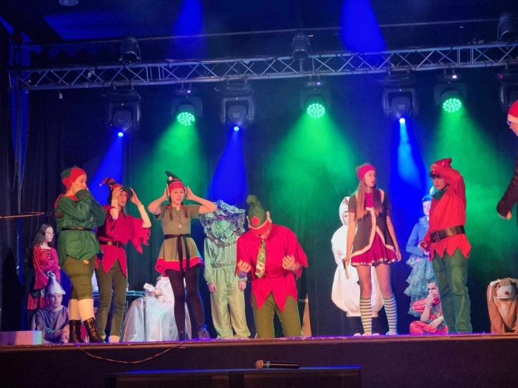 „Elfy" – przedstawienie Młodzieżowej Rady Miejskiej
